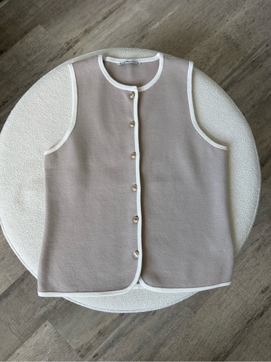 Abercrombie & Fitch Tops - Abercrombie & Fitch Taupe Knit Cardigan with Cream Trim